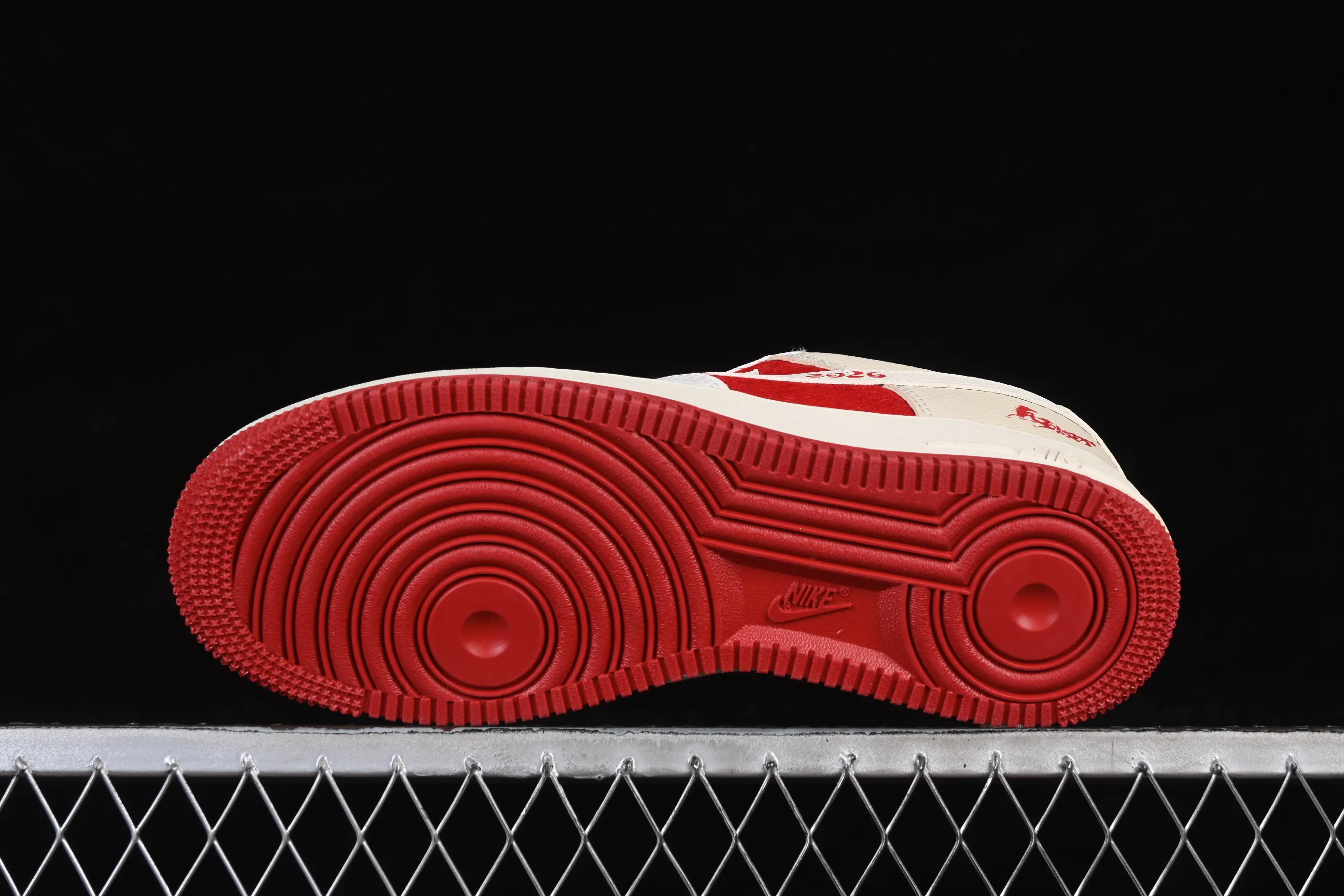 All categories Nk Air Force 1 Air Force series Nk Air Force 1 Low Air Force low top Nike Air Force 1'07 Low Year of the Horse limited edition White and red horse hair Chinese style Air Force 1 low top casual sneakers XL1979-145
